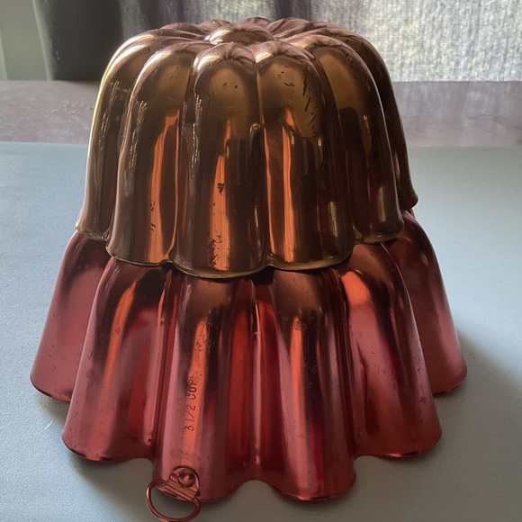 Vintage two copper jello molds- 3 1/2 cups and 2 cups- very decorative - used - Picture 6 of 11